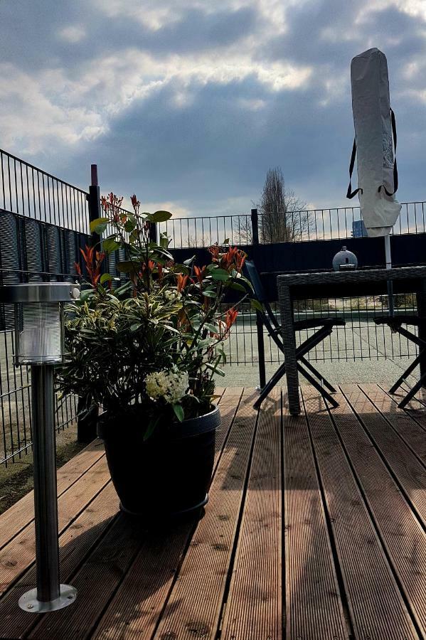Zwei Schicke Apartments Mit Parkplatz Cologne Luaran gambar
